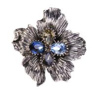 Broche de strass, alliage de zinc, avec Tchèque, fleur, Placage, pour femme & avec strass & noircir, plus de couleurs à choisir, protéger l'environnement, sans nickel, plomb et cadmium, 43x47mm, 10PC/lot, Vendu par lot