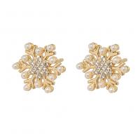 Boucles d'oreilles en laiton zircon cubique pavent, avec perle de plastique, flocon de neige, Placage de couleur d'or, pavé de micro zircon & pour femme, 11x11mm, Vendu par paire