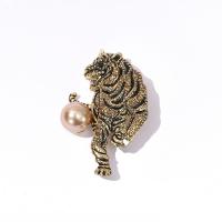 Plástico Broche Perla, aleación de zinc, con Perlas plásticas, Tigre, chapado, unisexo & con diamantes de imitación, más colores para la opción, libre de níquel, plomo & cadmio, 52x33mm, 10PCs/Grupo, Vendido por Grupo