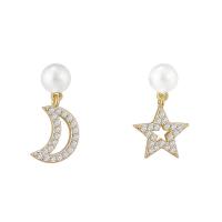 Boucles d'oreilles asymétriques, laiton, avec perle de plastique, Lune et Etoile, Placage, pavé de micro zircon & pour femme & creux, plus de couleurs à choisir, 16mm, Vendu par paire