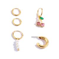 Ijzer Oorbel Set, met Plastic Pearl & Zinc Alloy, gold plated, voor vrouw & met strass, 13mm, 32mm, 11x29mm, 18mm, Verkocht door Stel