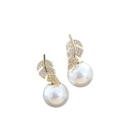 Kubik Zirkonium mikro bana Mässing Örhänge, med Plast Pearl, guldfärg pläterade, micro bana cubic zirconia & för kvinna, 11x26mm, Säljs av Par