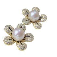 Mässing Stud Earring, med Plast Pearl, Blomma, guldfärg pläterade, micro bana cubic zirconia & för kvinna, 17mm, Säljs av Par