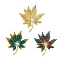 Emali rintaneula, Sinkkiseos, kanssa Muovi Pearl, Maple Leaf, kullan väri kullattu, Unisex, enemmän värejä valinta, nikkeli, lyijy ja kadmium vapaa, 39x45mm, 10PC/erä, Myymät erä