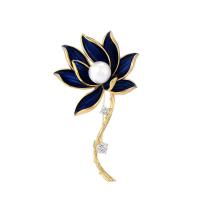 Plastic perle broche, Messing, med Plastic Pearl, Lotus, mode smykker & Micro Pave cubic zirconia & for kvinde, gylden, nikkel, bly & cadmium fri, 67x32mm, Solgt af PC