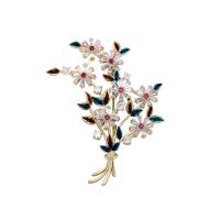 Broche de strass, laiton, Placage de couleur d'or, bijoux de mode & pour femme & avec strass, protéger l'environnement, sans nickel, plomb et cadmium, 55.60x47.14mm, Vendu par PC