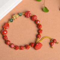 cinabre bracelet, avec Calcédoine verte & laiton, Placage de couleur d'or, style folk & pour femme, rouge, Longueur Environ 18 cm, Vendu par PC