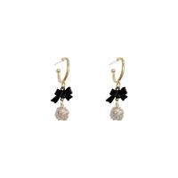 Boucles d'oreilles en laiton zircon cubique pavent, couleur de haute qualité d'or plaqué, bijoux de mode & pavé de micro zircon & pour femme, doré, protéger l'environnement, sans nickel, plomb et cadmium, 17x41mm, Vendu par paire