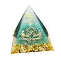 Pryskyřice Pyramid dekorace, s Zlaté fólie & Zelená Aventurine & Hliník, Pyramidální, barva pozlacený, epoxy samolepky, zelený, 60x60mm, Prodáno By PC