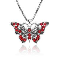 Collier en alliage de zinc Pull, avec strass, papillon, Placage de couleur argentée, bijoux de mode & chaîne en lanterne & pour femme, rouge, 67x38mm, Vendu par 60 cm brin