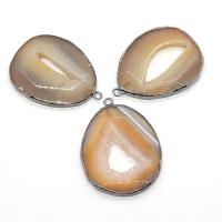 Pendentif Druzy Agate naturelle, agate quartz de glace, avec laiton, Irrégulière, Placage de couleur argentée, le style Druzy & unisexe & creux, gris, 38x50-40x55mm, Vendu par PC