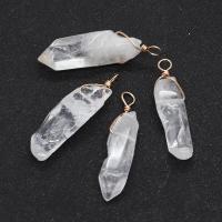 Pendentifs quartz naturel, quartz clair, avec laiton, Irrégulière, Placage de couleur d'or, unisexe, transparent, 10x35-15x55mm, Vendu par PC