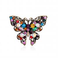 Broche de strass, alliage de zinc, papillon, Plaqué de couleur d'or antique, bijoux de mode & pour femme & avec strass, couleurs mélangées, protéger l'environnement, sans nickel, plomb et cadmium, 54x42mm, Vendu par PC