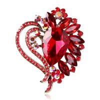 Crystal broche, Zinc Alloy, met Kristal, plated, mode sieraden & voor vrouw, meer kleuren voor de keuze, nikkel, lood en cadmium vrij, 53x65mm, Verkocht door PC