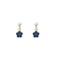 Boucles d'oreilles en alliage de zinc, avec Plastique ABS perle, fleur, fade et jamais plaqué de haute qualité, bijoux de mode & pour femme & émail, deux couleurs différentes, 20x9mm, Vendu par paire