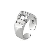 Cubic Zircon Messing fingerring, med Cubic Zirconia, Square, sølvfarvet forgyldt, for kvinde, nikkel, bly & cadmium fri, 9.35mm, Størrelse:10.5, Solgt af PC