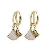 Brinco de gota aro abraço, cobre, with concha, Banhado a ouro 14K, micro pavimento em zircônia cúbica & para mulher, dourado, 26mm, vendido por par