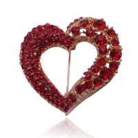 Rhinestone Broche, Zinc Alloy, Heart, guldfarve belagt, mode smykker & for kvinde & med rhinestone & hule, flere farver til valg, nikkel, bly & cadmium fri, 38x38mm, Solgt af PC