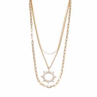 Collier de mode Multi couche, alliage de zinc, Placage de couleur d'or, multicouche & pour femme & avec strass, Or, 580mm, Vendu par PC