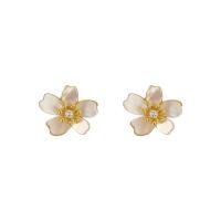 Boucles d'oreilles coquillage, laiton, avec coquille, fleur, Plaqué d'or 14K, pavé de micro zircon & pour femme, blanc, 15x13mm, Vendu par paire