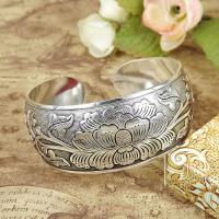 aleación de zinc Brazalete, chapado en color de plata, Joyería & estilo popular & diferentes estilos para la opción & para mujer, libre de níquel, plomo & cadmio, diámetro interior:aproximado 59mm, Vendido por UD