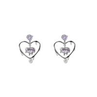 Pendientes de Perno de Aleación de Zinc, Corazón, chapado en color de plata, Joyería & micro arcilla de zirconia cúbica & para mujer, Púrpura, libre de níquel, plomo & cadmio, 23x31mm, Vendido por Par