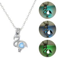 Collier Luminated, alliage de zinc, avec Nuit-Lumière-Pierre, avec 5cm chaînes de rallonge, cygne, Placage de couleur platine, bijoux de mode & réglable & pour femme & lumineux, plus de couleurs à choisir, protéger l'environnement, sans nickel, plomb et cadmium, 20x28mm, Longueur 45 cm, Vendu par PC