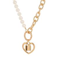 Kunststof parel ketting, Zinc Alloy, met Plastic Pearl, Hart, gold plated, Lappendeken & mode sieraden & voor vrouw, gouden, nikkel, lood en cadmium vrij, Lengte 45 cm, Verkocht door PC