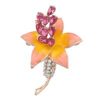 Strass Broche, Zinc Alloy, Bloem, mode sieraden & voor vrouw & glazuur & met strass, meer kleuren voor de keuze, 51x37mm, Verkocht door PC