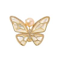 Shell Broche, Messing, med Shell Pearl & White Shell & Ferskvandsperle, Butterfly, forgyldt, Micro Pave cubic zirconia & for kvinde, flere farver til valg, 31x41mm, Solgt af PC