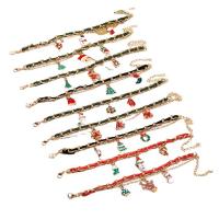 Bracelet de vacances de Noël, alliage de zinc, avec 7cm chaînes de rallonge, Placage de couleur d'or, Conception de Noël & styles différents pour le choix & pour femme & émail, plus de couleurs à choisir, protéger l'environnement, sans nickel, plomb et cadmium, Longueur Environ 18 cm, Vendu par PC