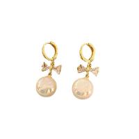 Zinc Alloy Oorbellen, met Plastic Pearl, Strik, gold plated, Koreaanse stijl & voor vrouw & met strass, 15x35mm, Verkocht door pair