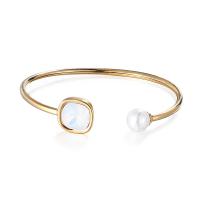 acero inoxidable 304 Brazalete, con Shell Pearl & Cristal, Cuadrado, acumular chapado, para mujer, más colores para la opción, 13mm, diámetro interior:aproximado 55mm, Vendido por UD