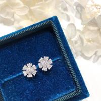 Ciúbach Zirconia Micrimhilseogra réiteodh Earring Prás, Flower, dath platanam plátáilte, micrea réiteach zirconia ciúbach & do bhean, 13mm, Díolta De réir Péire