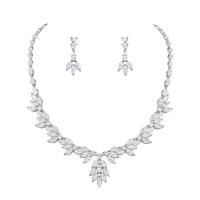 Cubic Zirconia Micro effenen koperen sieraden Sets, Stud Oorbel & halsketting, Messing, 2 stuks & micro pave zirconia & voor vrouw, meer kleuren voor de keuze, nikkel, lood en cadmium vrij, 12x31mm, Lengte Ca 16.69 inch, Verkocht door Stel