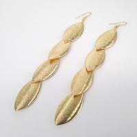 Sinc Alloy Earrings, Leaf, plátáilte, brushed & do bhean, dathanna níos mó le haghaidh rogha, nicil, luaidhe & caidmiam saor in aisce, 18x132mm, Díolta De réir Péire