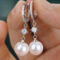 Cirkónia mikro pavei Sárgaréz Fülbevaló, -val Műanyag Pearl, Kerek, platinával bevont, mikro egyengetni cirkónia & a nő, 8mm, Által értékesített pár