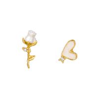 Pendientes asimétricos, aleación de zinc, con Perlas de plástico ABS, chapado en color dorado, Joyería & para mujer & esmalte, dos diferentes colores, Vendido por Par