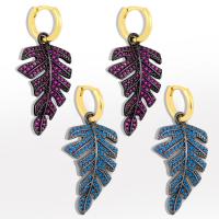 Ciúbach Zirconia Micrimhilseogra réiteodh Earring Prás, Leaf, 18K ór plátáilte, micrea réiteach zirconia ciúbach & do bhean, dathanna níos mó le haghaidh rogha, nicil, luaidhe & caidmiam saor in aisce, 42x18mm, Díolta De réir Péire