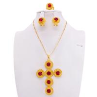 Set gioielli in lega di zinco, Orecchino a bottone & anello dito & Collana, lega in zinco, 24k oro placcato, tre pezzi & regalo di nozze & per la donna & con strass, rosso, assenza di nichel,piombo&cadmio, 3PC/set, Venduto da set