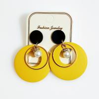 Pendiente de madera, con Perlas plásticas & aleación de zinc, Esférico, chapado en color dorado, para mujer, más colores para la opción, 45mm, Vendido por Par