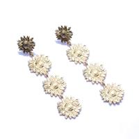 Zinc Alloy Drop Earrings Flower plated fashion jewelry & for woman nickel lead & cadmium free Sold By Pair