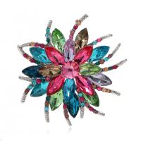 Broche de strass, alliage de zinc, avec cristal, fleur, Placage, pour femme & avec strass, plus de couleurs à choisir, 60x60mm, Vendu par PC