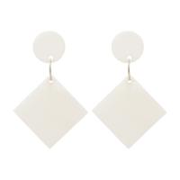 Boucle d'oreille bijoux acrylique, avec fer, Losange, Placage de couleur argentée, pour femme, blanc, 42x27mm, Vendu par paire