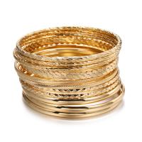 Cink Alloy Bangle Nakit, pozlaćen, različita pakiranja stil za izbor & za žene, više boja za izbor, 70mm, Prodano By Set