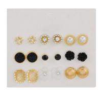 Rhinestone Ørering, Zinc Alloy, guldfarve belagt, for kvinde & med rhinestone, 0.9cm,1cm,1.2cm,1.4cm,1.3cm, Solgt af sæt