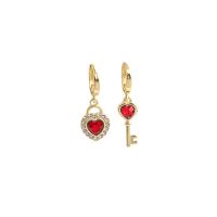 Boucles d'oreilles asymétriques, alliage de zinc, Placage de couleur d'or, bijoux de mode & pour femme & avec les strass de verre & avec strass, deux couleurs différentes, Vendu par paire