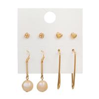 Zinc Alloy Øreringe, med Plastic Pearl, guldfarve belagt, 4 stykker & for kvinde, guld, Solgt af par