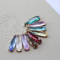 Bijoux pendentifs en laiton, verre, avec laiton, larme, plaqué de couleur d'or KC, DIY, plus de couleurs à choisir, 8x30mm, 20PC/lot, Vendu par lot