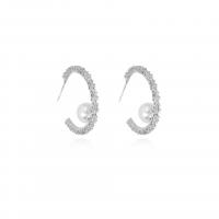 Ciúbach Zirconia Micrimhilseogra réiteodh Earring Prás, le Pearl Plaisteacha, Litir C, dath platanam plátáilte, jewelry faisin & micrea réiteach zirconia ciúbach & do bhean, dath platanam, nicil, luaidhe & caidmiam saor in aisce, 34x34mm, Díolta De réir Péire